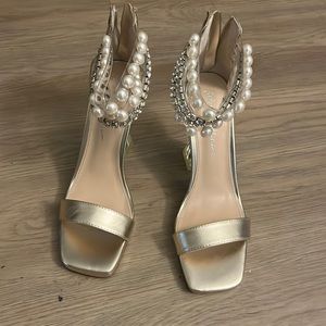 I’m selling some nice Betsy Johnson shoes. They were only worn once